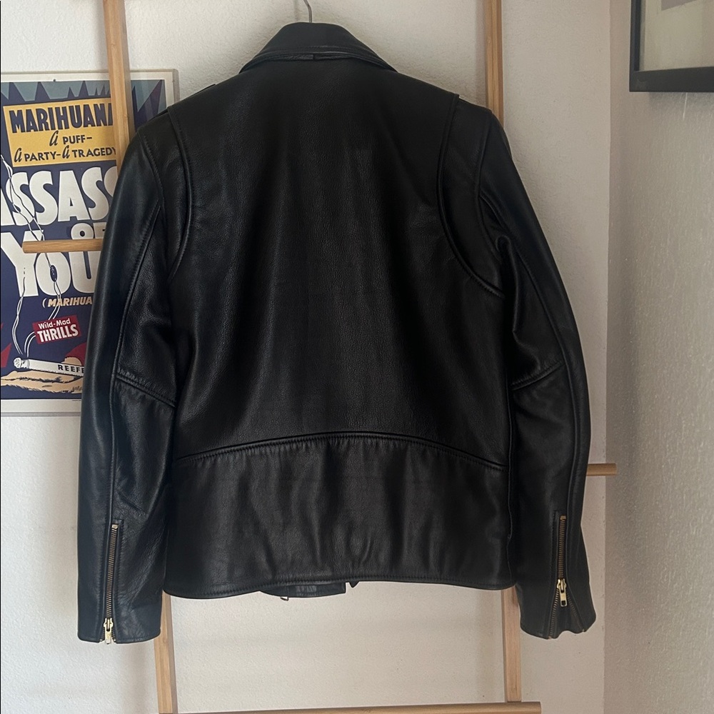 Understated Leather Jacket- size Medium - image 4